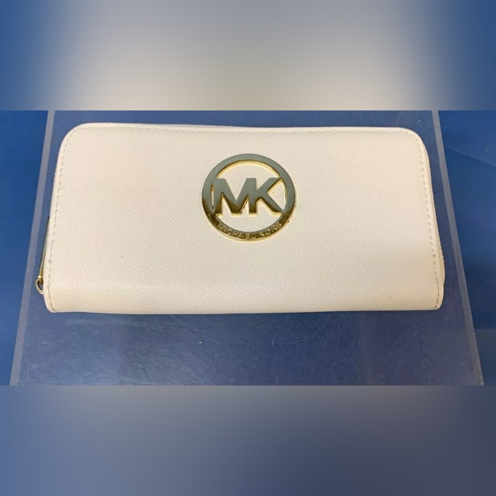 Michael Kors Designer MK Zip Wrap Around Accordion Wallet